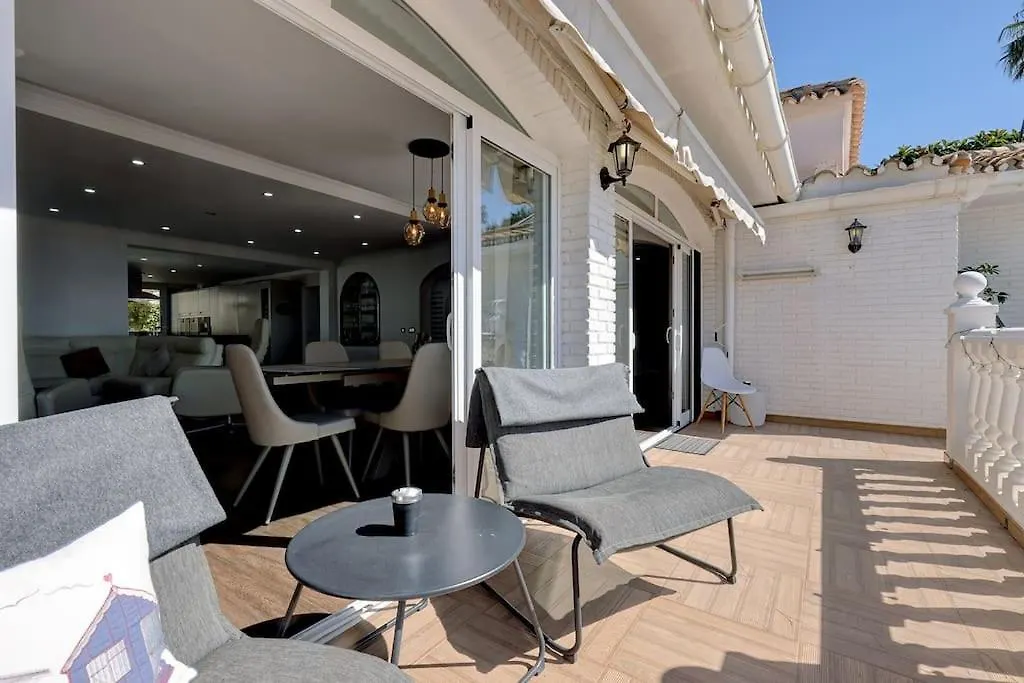 Luxury Villa With Beautiful Sea View & Jacuzzi Benalmadena